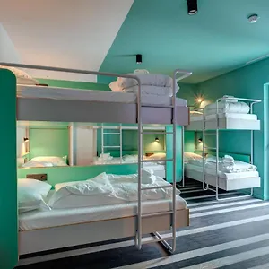 3* מלון Meininger Bruxelles Gare Du Midi