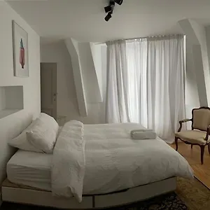 Duplex Dernier Etage Avec Terasse A Deux Pas De La Grand Place Appartement